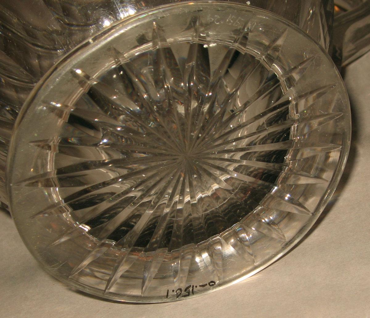 1962.0156.001 Glass jug (underside)