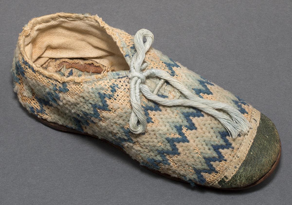 1955.0066.002 Child's Shoe