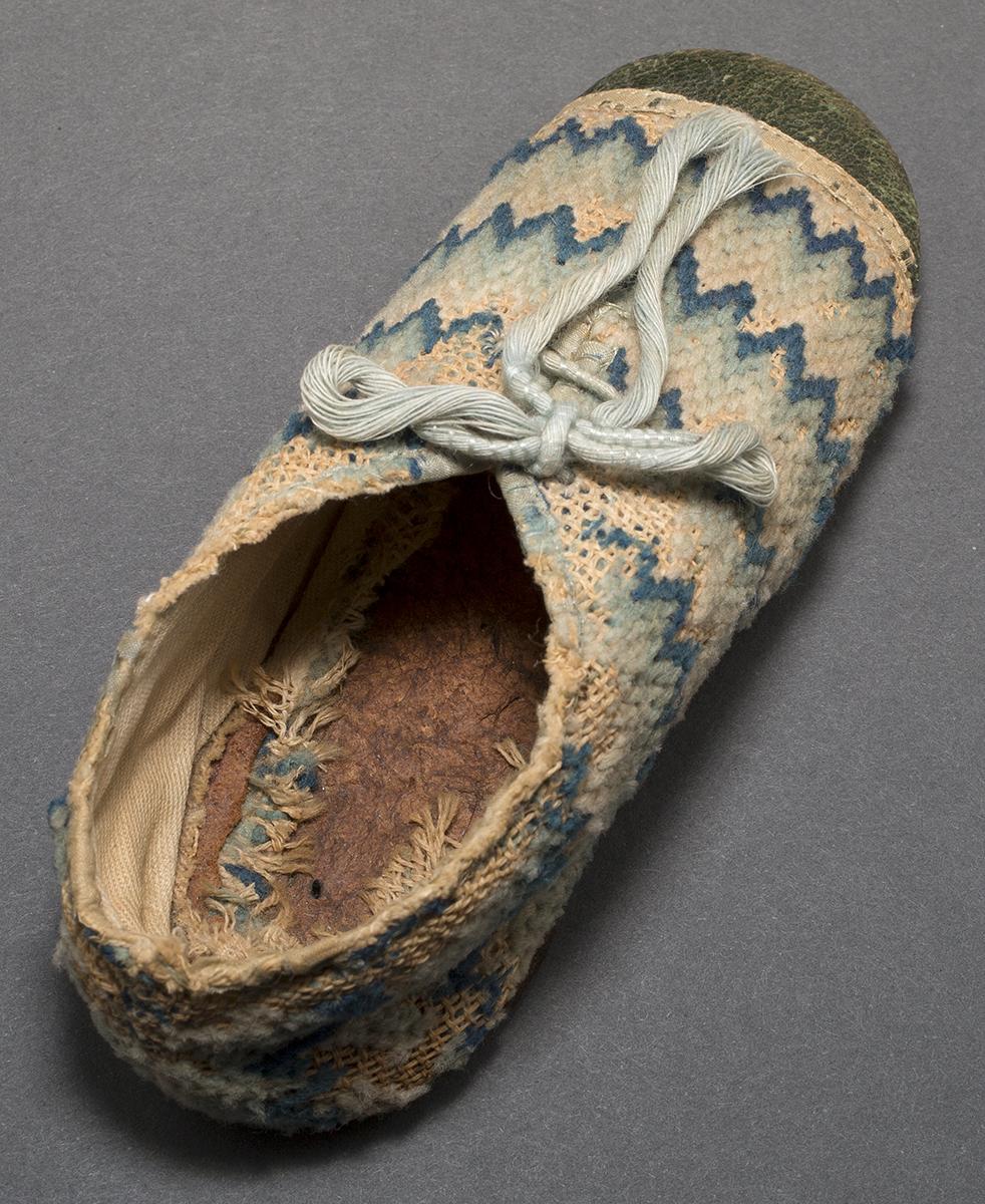 1955.0066.002 Child's Shoe, View 2