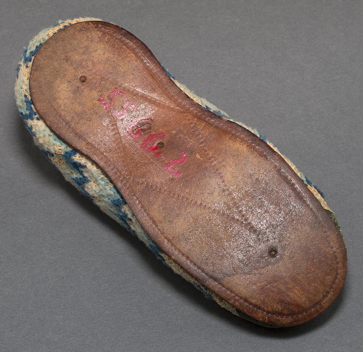 1955.0066.002 Child's Shoe, View 3