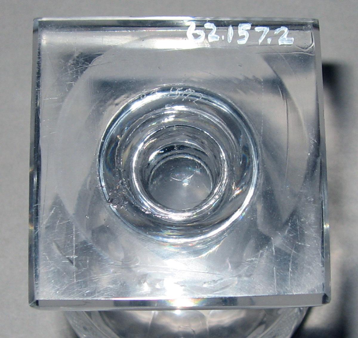 1962.0157.002 Glass wineglass (underside)
