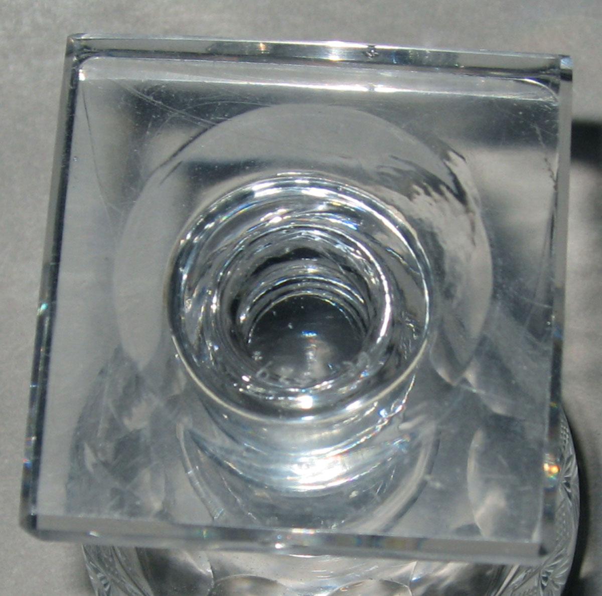 1962.0157.009 Glass wineglass (underside)