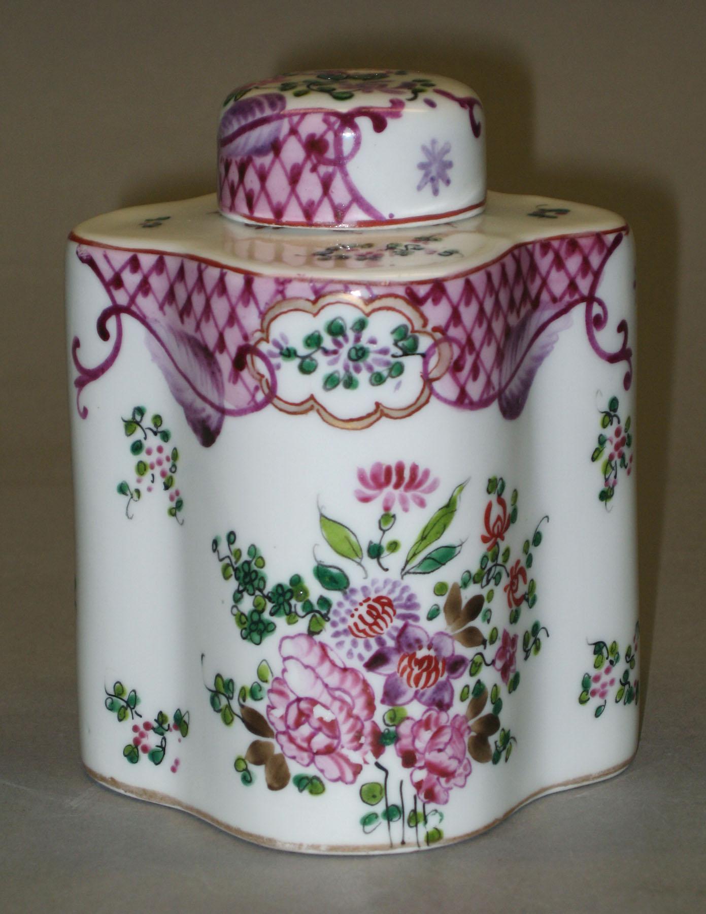 1962.0167 Porcelain tea canister (side 2)