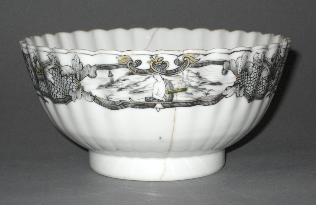 1962.0220 Porcelain bowl