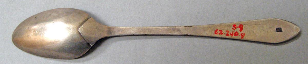 1962.0240.009 Silver Spoon underside