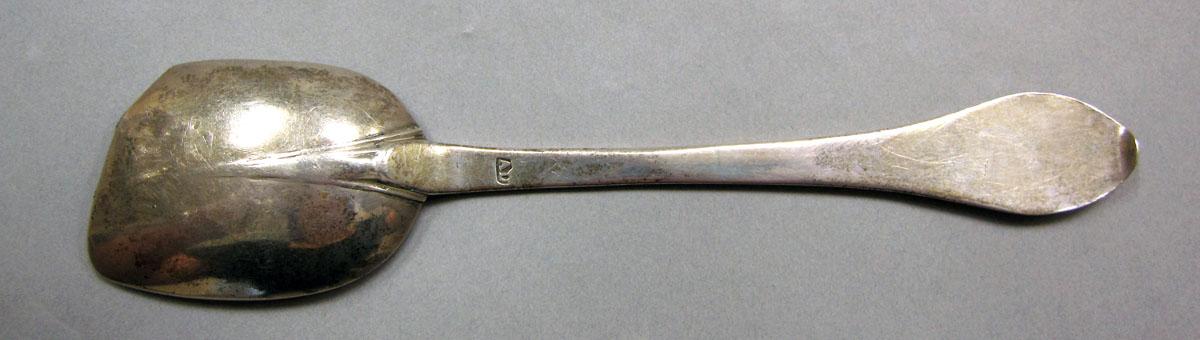 1962.0240.1036 Silver spoon underside