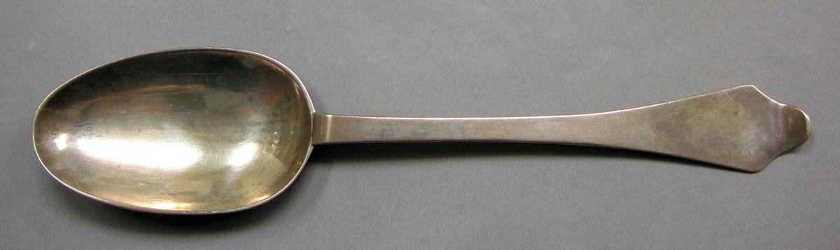 1962.0240.1038 Silver spoon upper surface