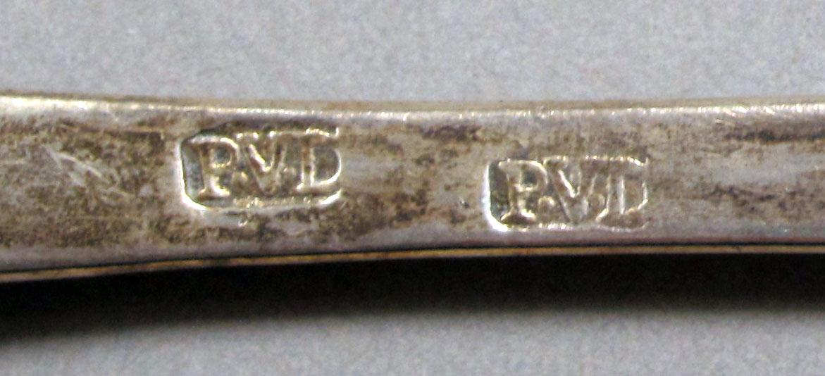 1962.0240.1041 Silver spoon mark
