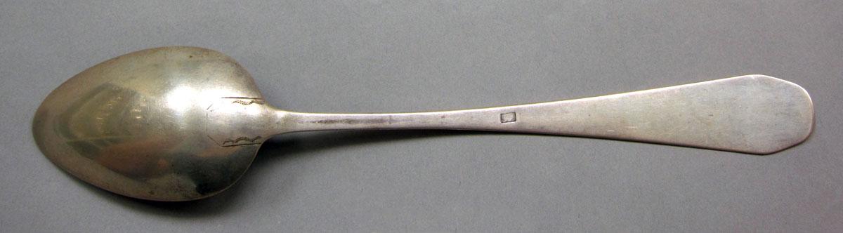 1962.0240.1042 Silver spoon underside