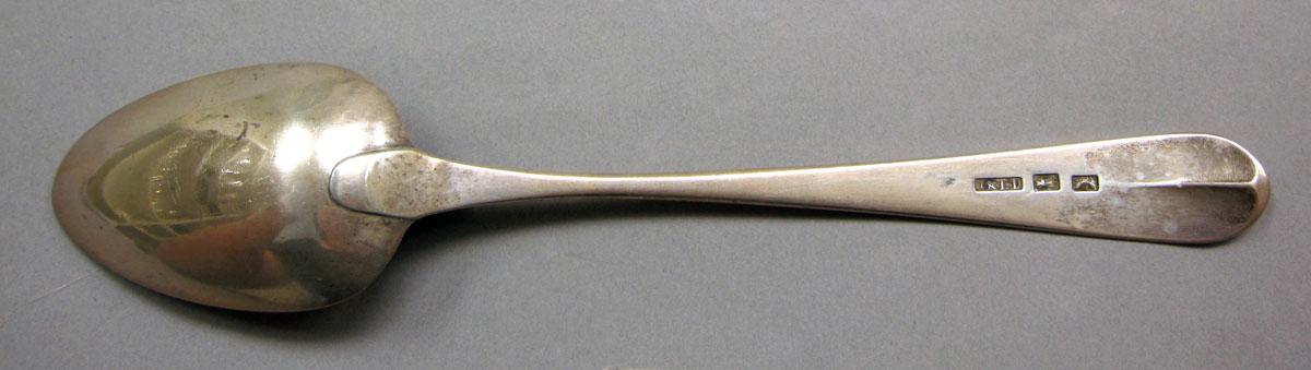 1962.0240.1044 Silver spoon underside