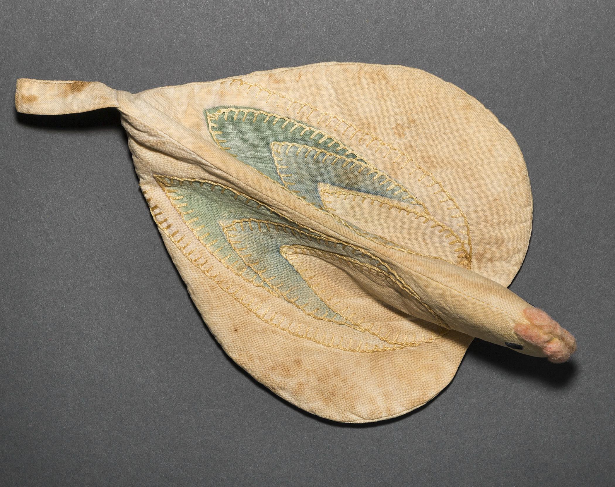 1955.0083.001 Pot holder, view 3