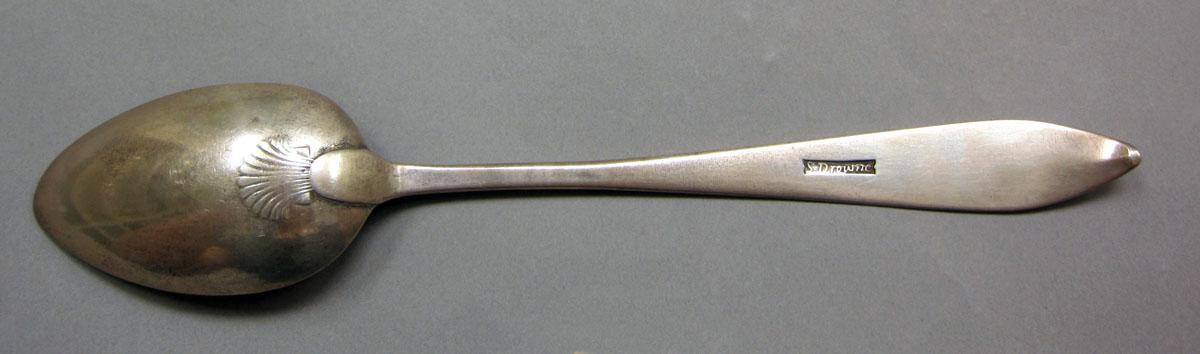 1962.0240.1065 Silver spoon underside