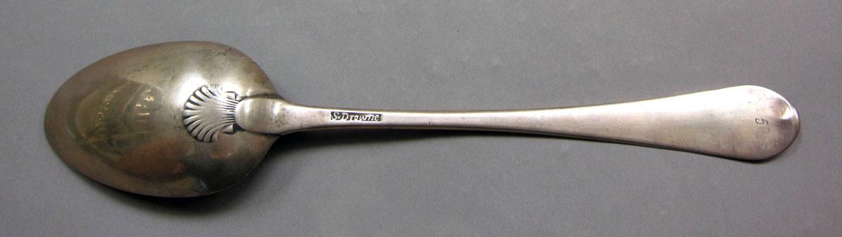1962.0240.1066 Silver spoon underside