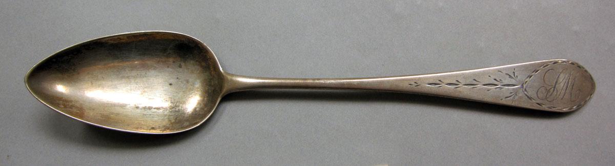 1962.0240.1068.001 Silver spoon upper surface