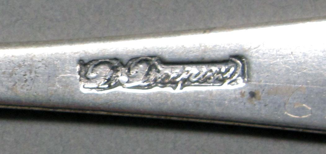 1962.0240.1071 Silver spoon mark