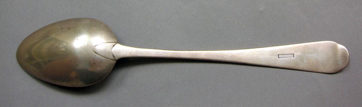 1962.0240.1072 Silver spoon underside