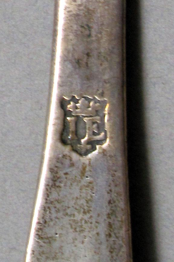 1962.0240.1077 Silver spoon mark