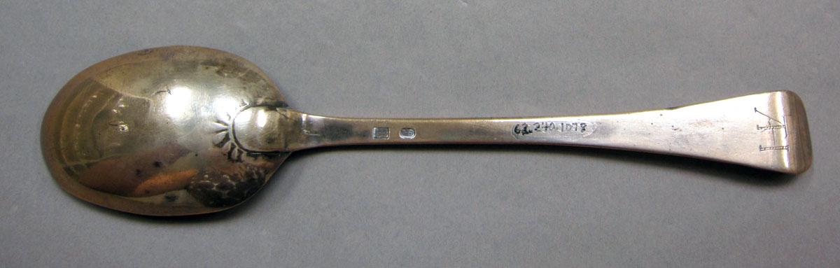 1962.0240.1078 Silver spoon underside