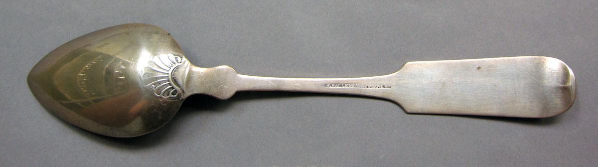 1962.0240.1082 Silver spoon underside