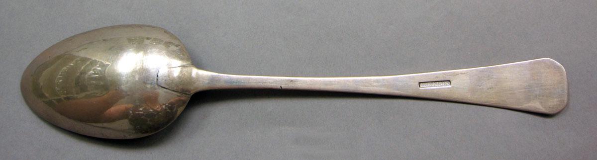 1962.0240.1086 Silver spoon underside