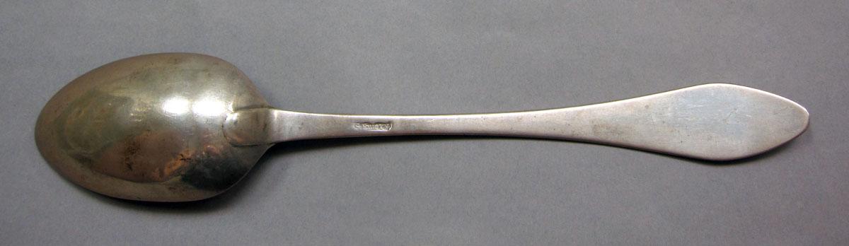 1962.0240.1089 Silver spoon underside