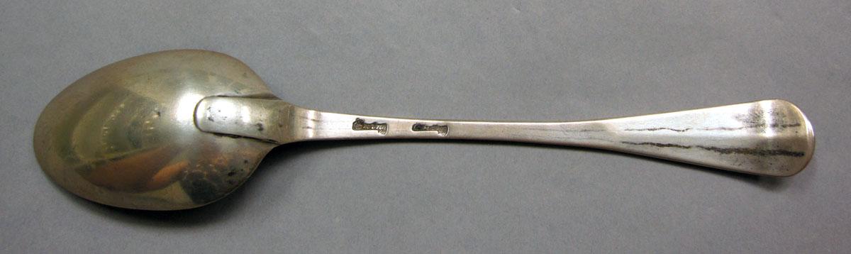1962.0240.1098 Silver spoon underside