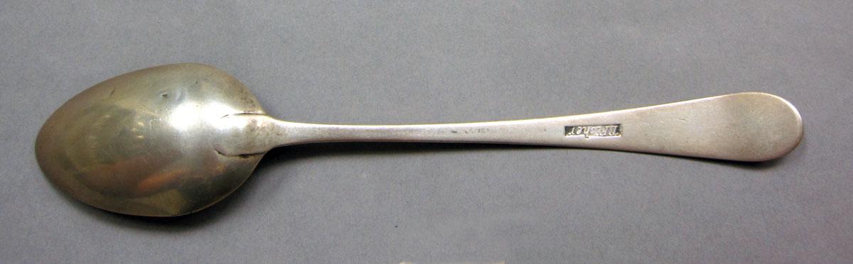 1962.0240.1106 Silver spoon underside