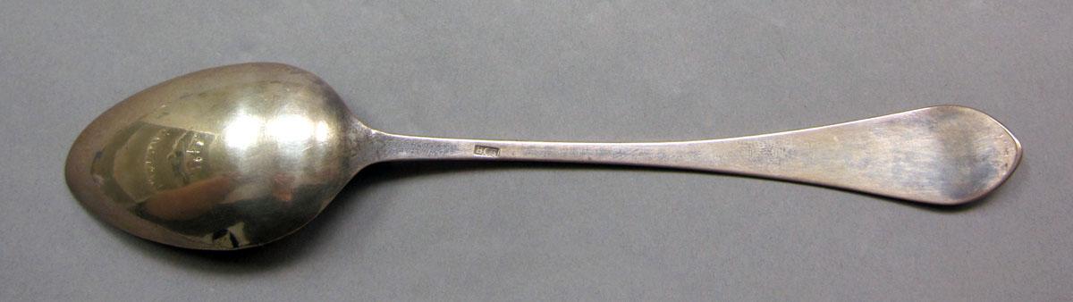 1962.0240.1122 Silver spoon underside