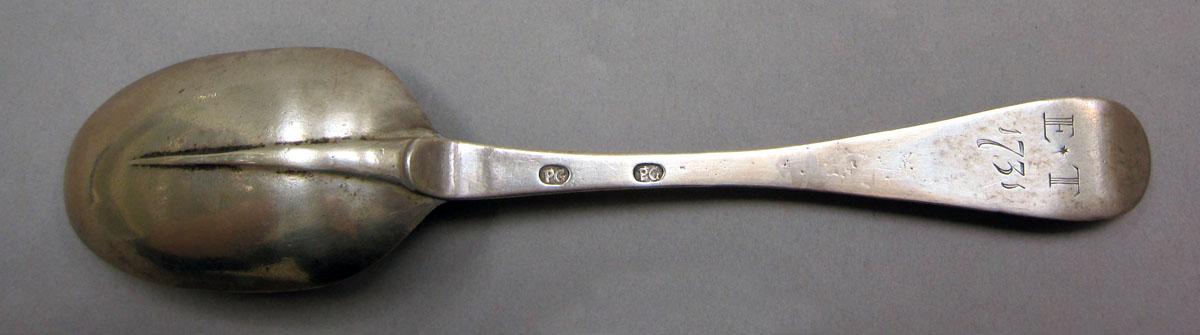 1962.0240.1127 Silver spoon underside