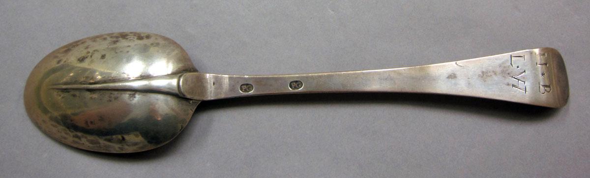 1962.0240.1129 Silver spoon underside