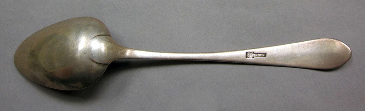 1962.0240.1132 Silver spoon underside