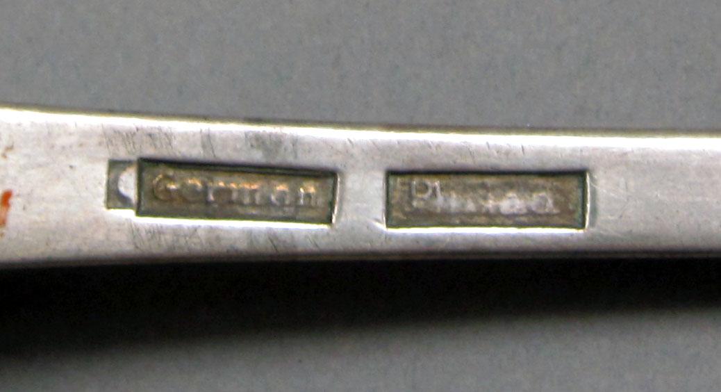1962.0240.1133 Silver spoon mark