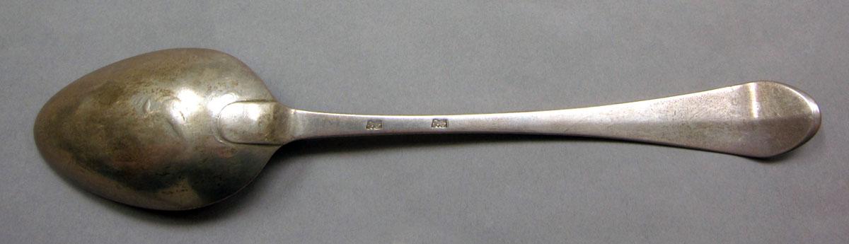 1962.0240.1134 Silver spoon underside