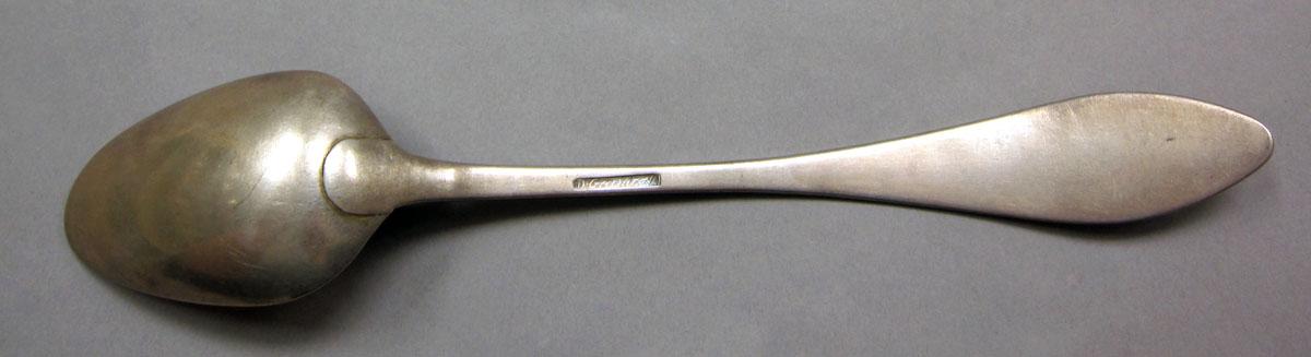 1962.0240.1137.001 Silver spoon underside