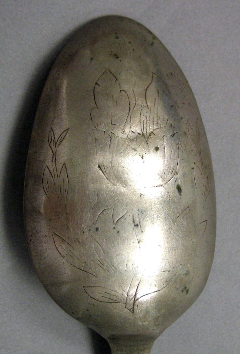 1962.0240.1158 Silver Spoon bowl decoration