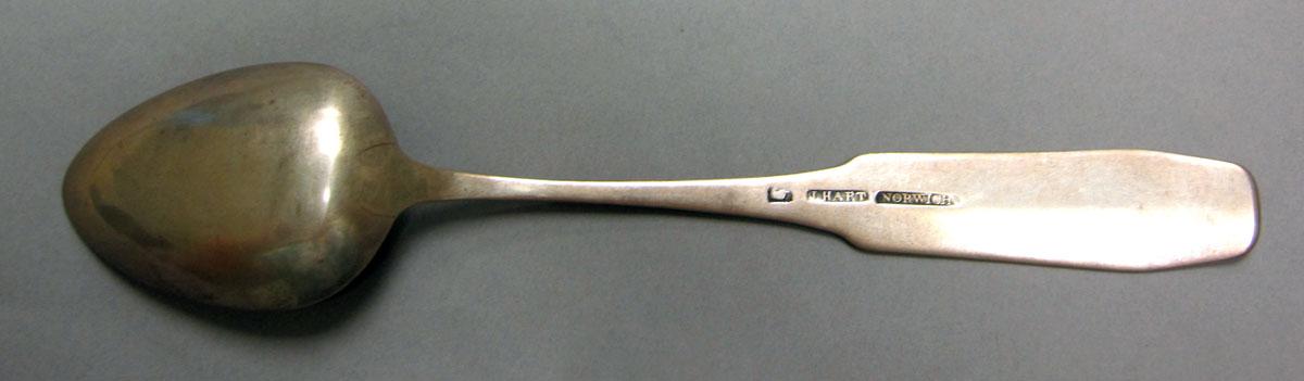 1962.0240.1189 Silver spoon underside