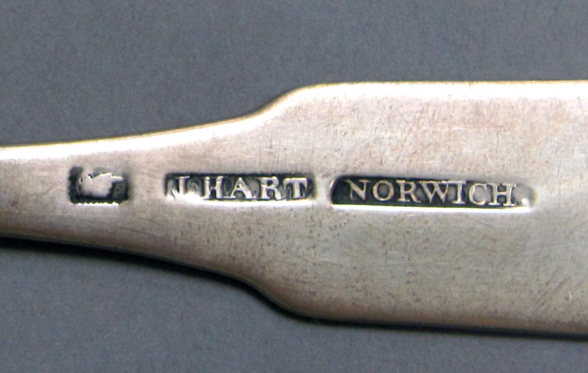 1962.0240.1189 Silver spoon mark