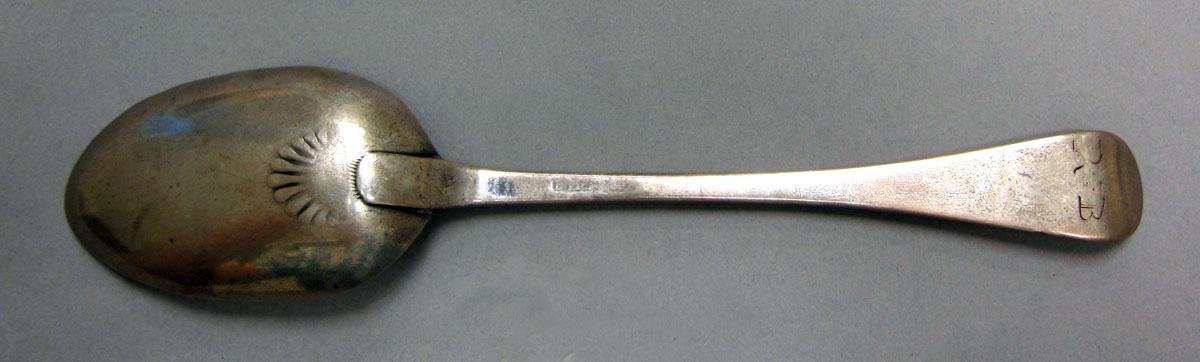 1962.0240.1193 Silver spoon underside