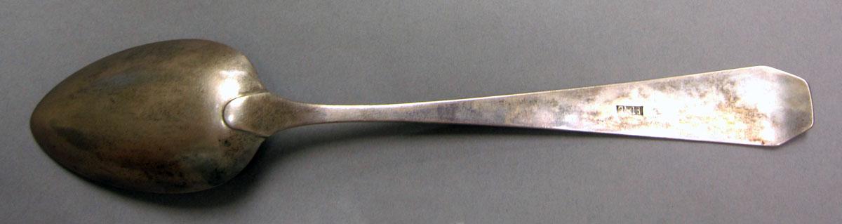 1962.0240.1195 Silver spoon underside