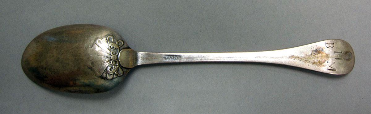1962.0240.1199 Silver spoon underside