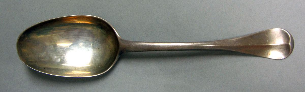 1962.0240.1203 Silver spoon upper surface