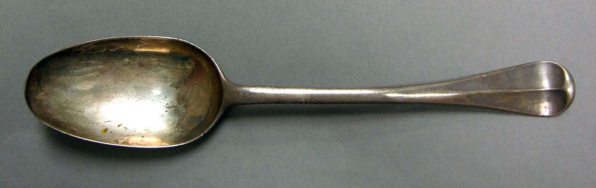 1962.0240.1206 Silver spoon upper surface