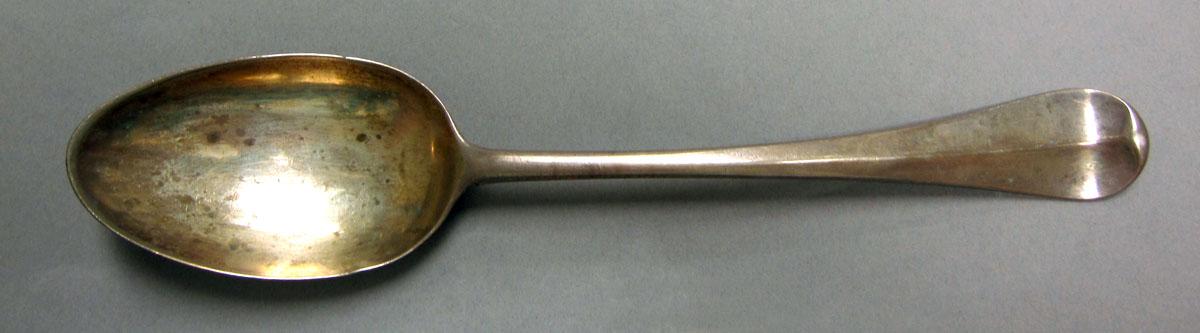 1962.0240.1215 Silver spoon upper surface