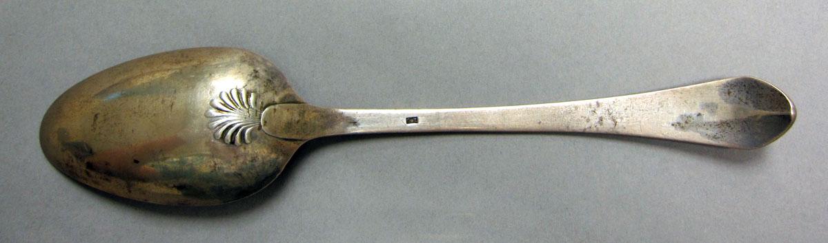 1962.0240.1216 Silver spoon underside
