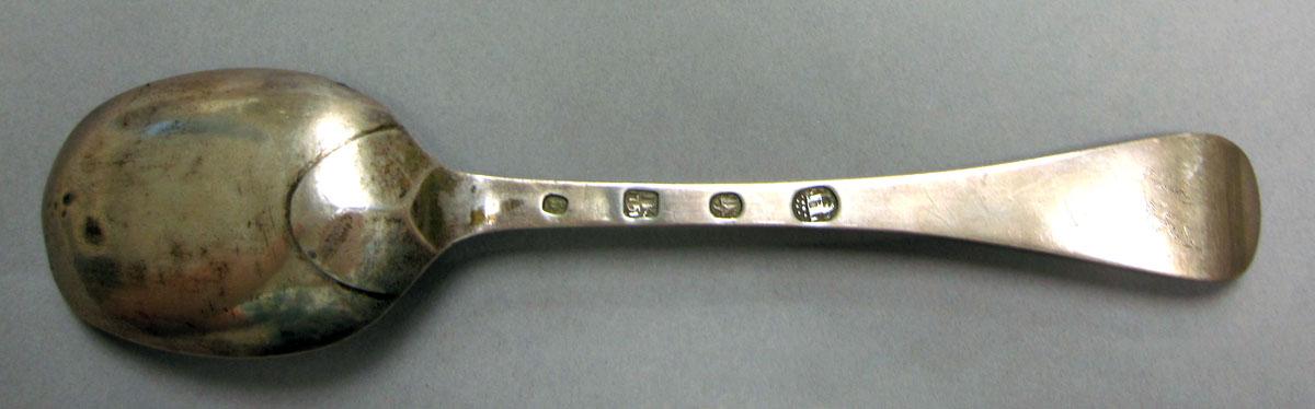 1962.0240.1218 Silver spoon underside