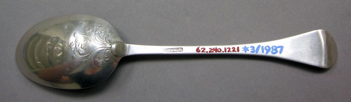 1962.0240.1221 Silver spoon underside