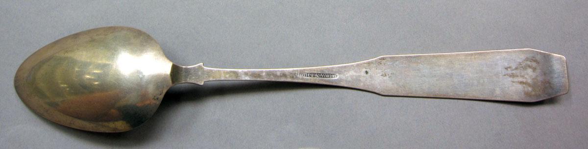 1962.0240.1224 Silver spoon underside