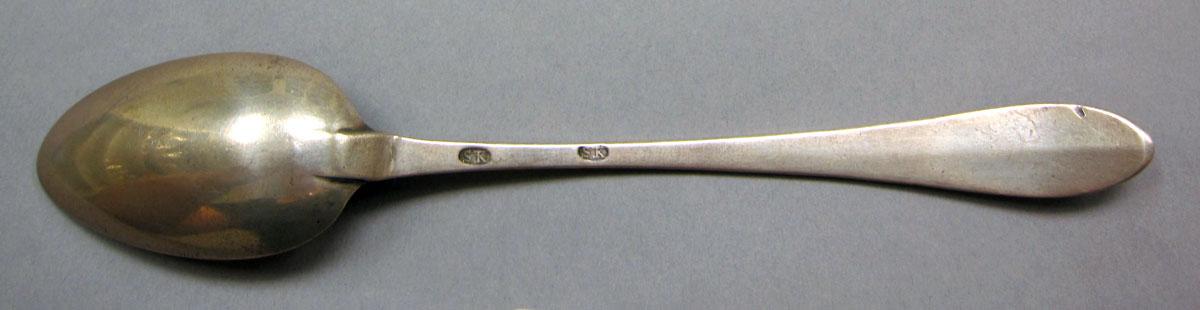 1962.0240.1225 Silver spoon underside