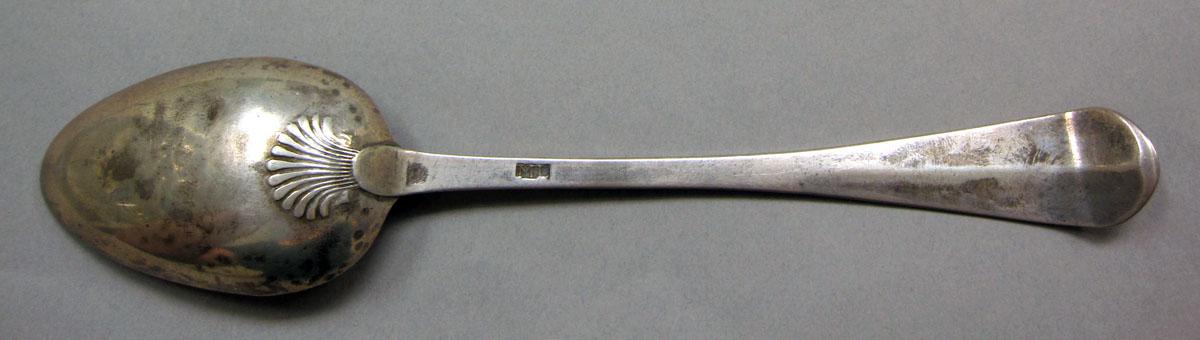 1962.0240.1237 Silver spoon underside