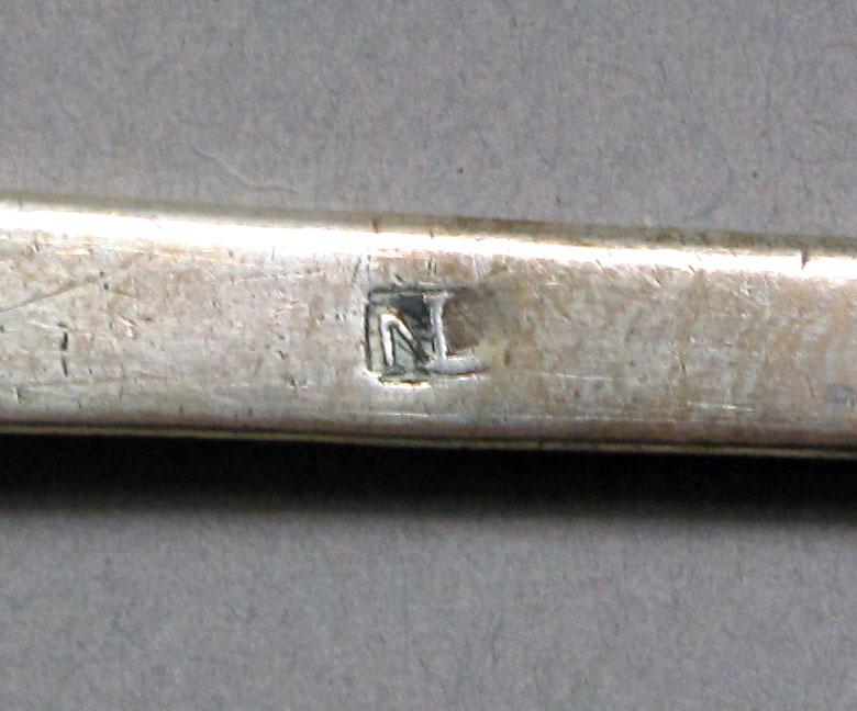 1962.0240.1239 Silver spoon mark